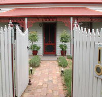 Airleigh Rose Cottage - Queensland Tourism