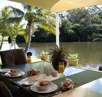 Alexander Lakeside Bed  Breakfast - QLD Tourism