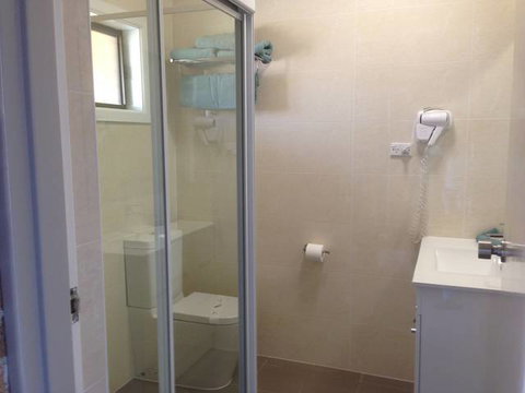 Alexander The Great Motel - QLD Tourism 1