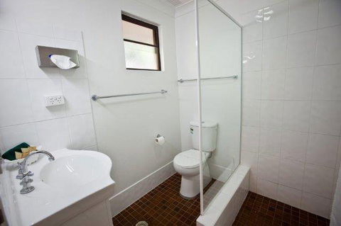 All Seasons Motor Lodge - QLD Tourism 3