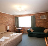 Allan Cunningham Motel and Old Wagon Restaurant - QLD Tourism