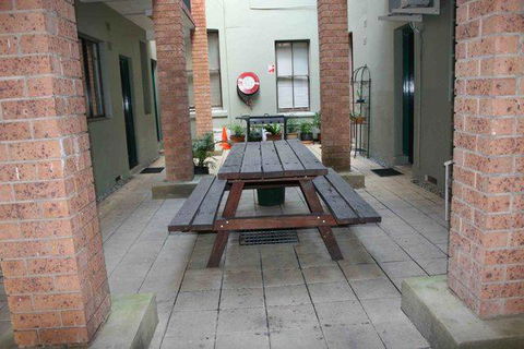 Alpine Heritage Motel - QLD Tourism 1