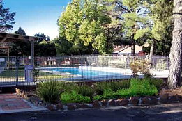 Amber Court Coonabarabran - QLD Tourism 3