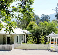 Amelina Cottages - QLD Tourism