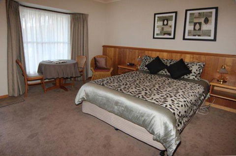 Anabel's Of Scottsdale - QLD Tourism 6