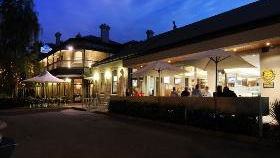 The Stirling Hotel - QLD Tourism 3