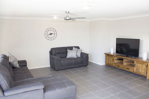 Ballarat Luxury Villas - QLD Tourism 7