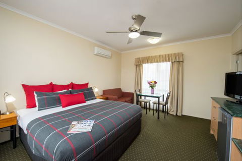 John Pirie Motor Inn - QLD Tourism 2