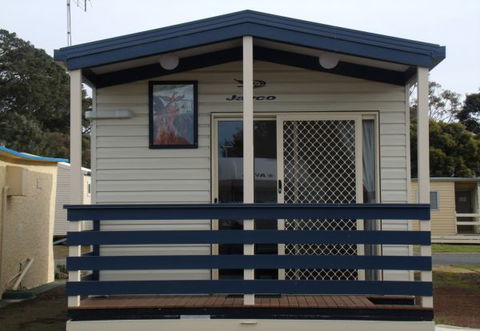 Lake Colac Caravan Park - QLD Tourism 4
