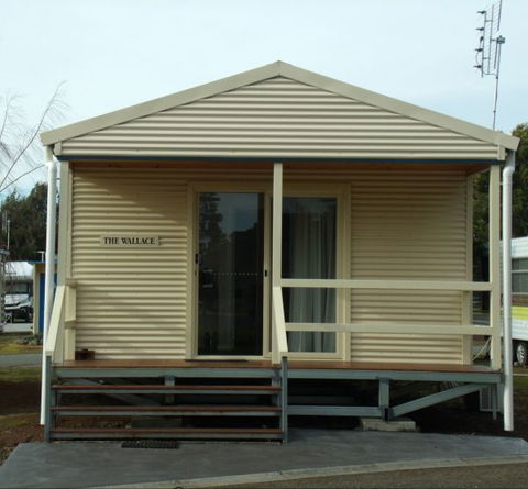 Lake Colac Caravan Park - QLD Tourism 6