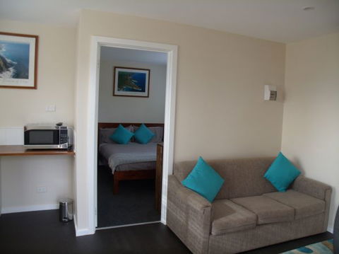 Lake Colac Caravan Park - QLD Tourism 7