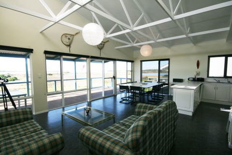 LJ Hooker Goolwa Holiday Rentals - 25 Barrage Road, Goolwa South - Queensland Tourism 1