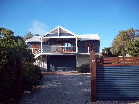Top Deck Marion Bay - QLD Tourism 1