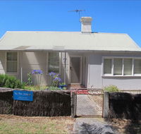 Holly's Holiday Home - QLD Tourism