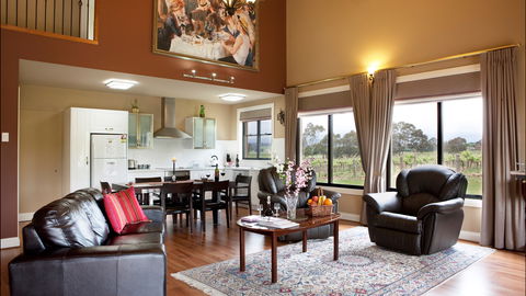 Barossa Shiraz Estate - QLD Tourism 0