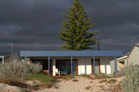 Shackago - QLD Tourism 0