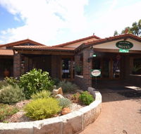 Wave Rock Motel - QLD Tourism
