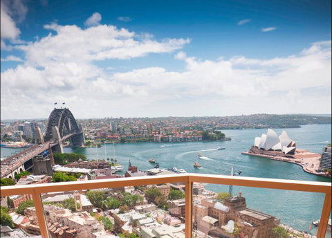 Quay West Suites Sydney - QLD Tourism 3