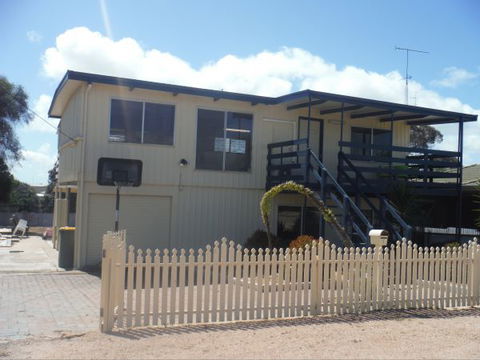 Costa To Coast - QLD Tourism 0