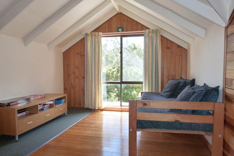 Arties Cottage Accommodation - QLD Tourism 5