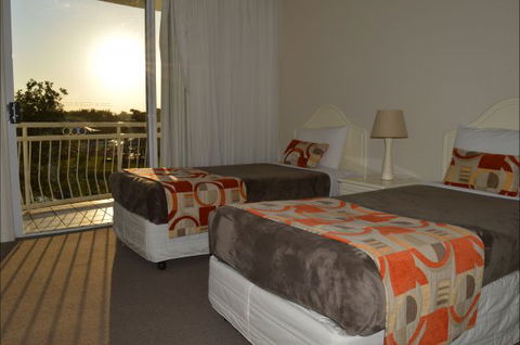 Aquarius Resort - Queensland Tourism 5
