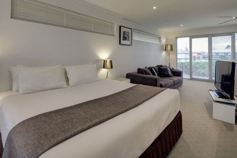 Ashmont Motor Inn And Apartments - QLD Tourism 3
