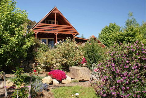Beechworth Camellia Cottage - QLD Tourism 0