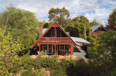 Beechworth Camellia Cottage - QLD Tourism 9