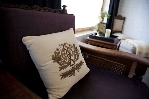 Chiltern Cottage And Indigo Suite - Queensland Tourism 4