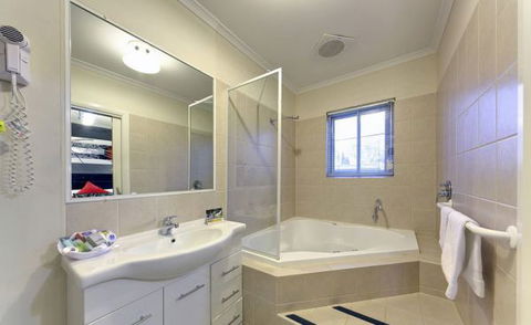 Comfort Inn And Suites Georgian - QLD Tourism 3