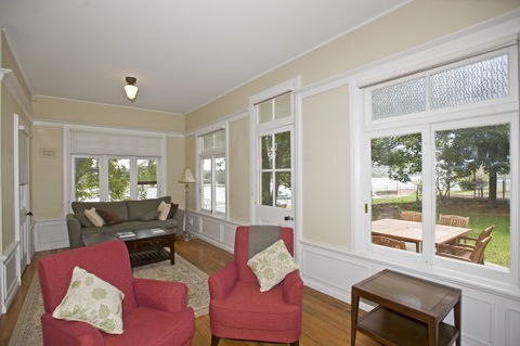 Cockatoo Island Holiday Houses - Queensland Tourism 1