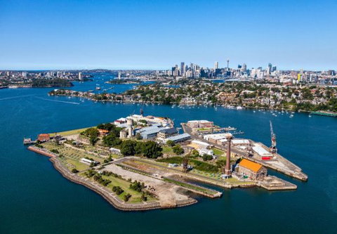 Cockatoo Island Camping - QLD Tourism 1