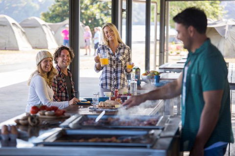 Cockatoo Island Camping - QLD Tourism 7