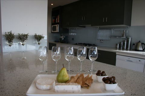 De Coudie Beach House - QLD Tourism 3