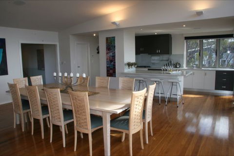 De Coudie Beach House - QLD Tourism 5