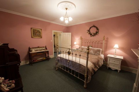 Enerby Farm Cottage - QLD Tourism 3