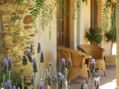 Enerby Farm Cottage - QLD Tourism 7