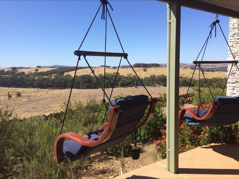 Heathcote Views Bed & Breakfast - Queensland Tourism 1