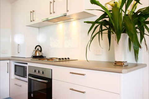 Johanna Seaside Cottages - Queensland Tourism 6