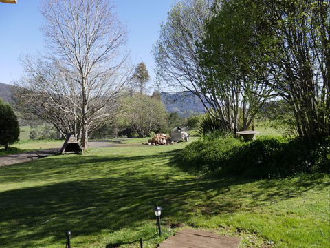 La Perrie Chalet Bed And Breakfast - QLD Tourism 7