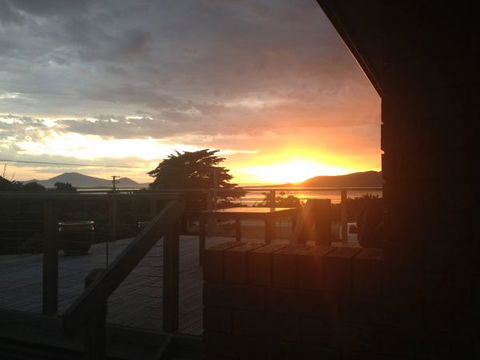 Lady Barron Villa - QLD Tourism 1