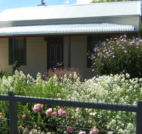 Willowbrook Cottages BB's - Queensland Tourism