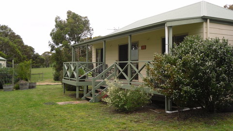 Wenton Farm Holiday Cottages - QLD Tourism 0