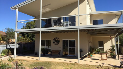 Lyreen's Apartment Bed And Breakfast - Queensland Tourism 0