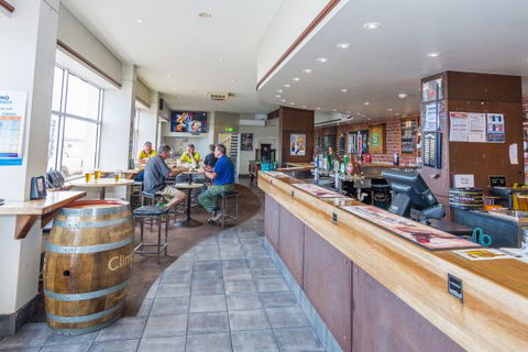 Merimbula Lakeview  Hotel  - QLD Tourism 0