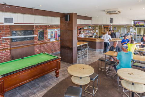 Merimbula Lakeview  Hotel  - QLD Tourism 2