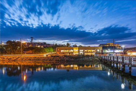 Merimbula Lakeview  Hotel  - QLD Tourism 8