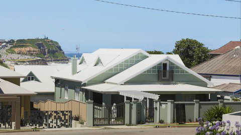Merewether Beach House  - QLD Tourism 0