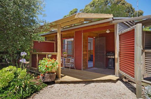 Ocean Grove Cedar Cabins - Queensland Tourism 1