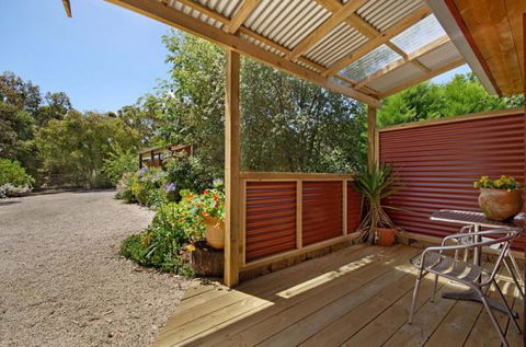 Ocean Grove Cedar Cabins - Queensland Tourism 7